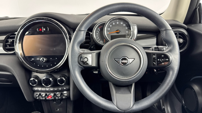 MINI Hatchback 1.5 Cooper Classic 3dr Auto [Comfort/Nav Pack] Petrol Hatchback